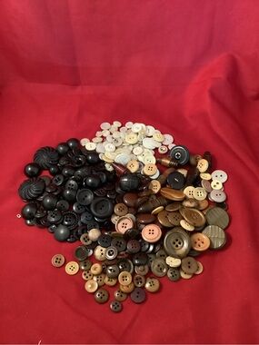 305 grams Assorted Mixed Colors and material Buttons